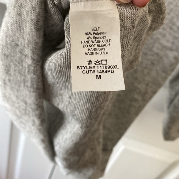 🩶Criss cross top🩶 - Picture 5 of 5